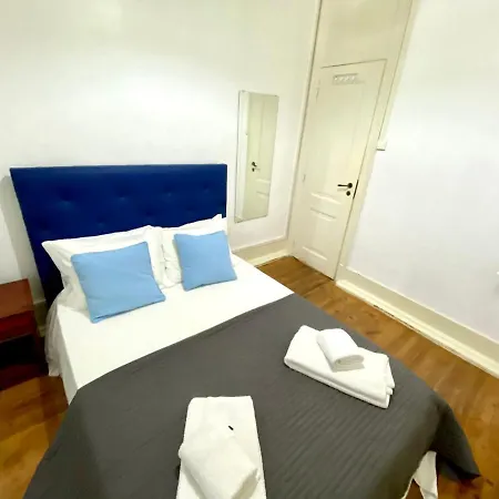 Relax Chiado 3 - Cute Little Double With Shared Bathroom Guest house