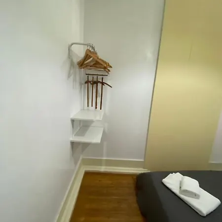 게스트하우스 Relax Chiado 3 - Cute Little Double With Shared Bathroom *