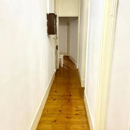 Gasthuis Relax Chiado 3 - Cute Little Double With Shared Bathroom